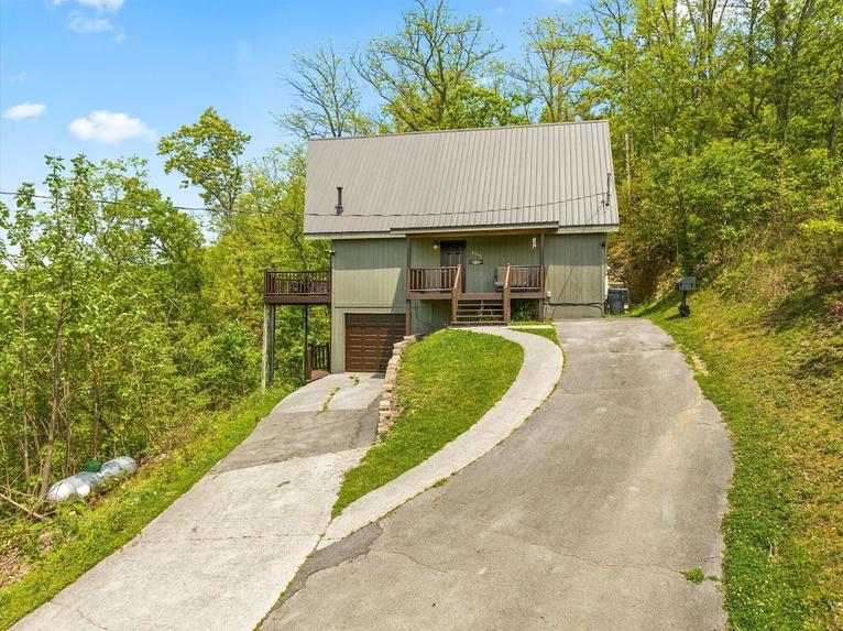 Peekin' Over Pigeon Forge